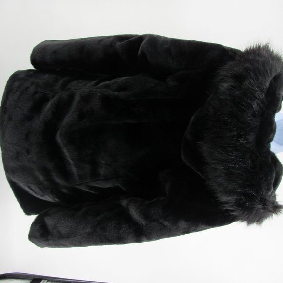 Ladies fur coat,runs small - Picture 5 of 13